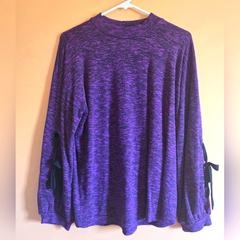 Ophelia Roe Sweatshirt with Tie Accent PTP=22"